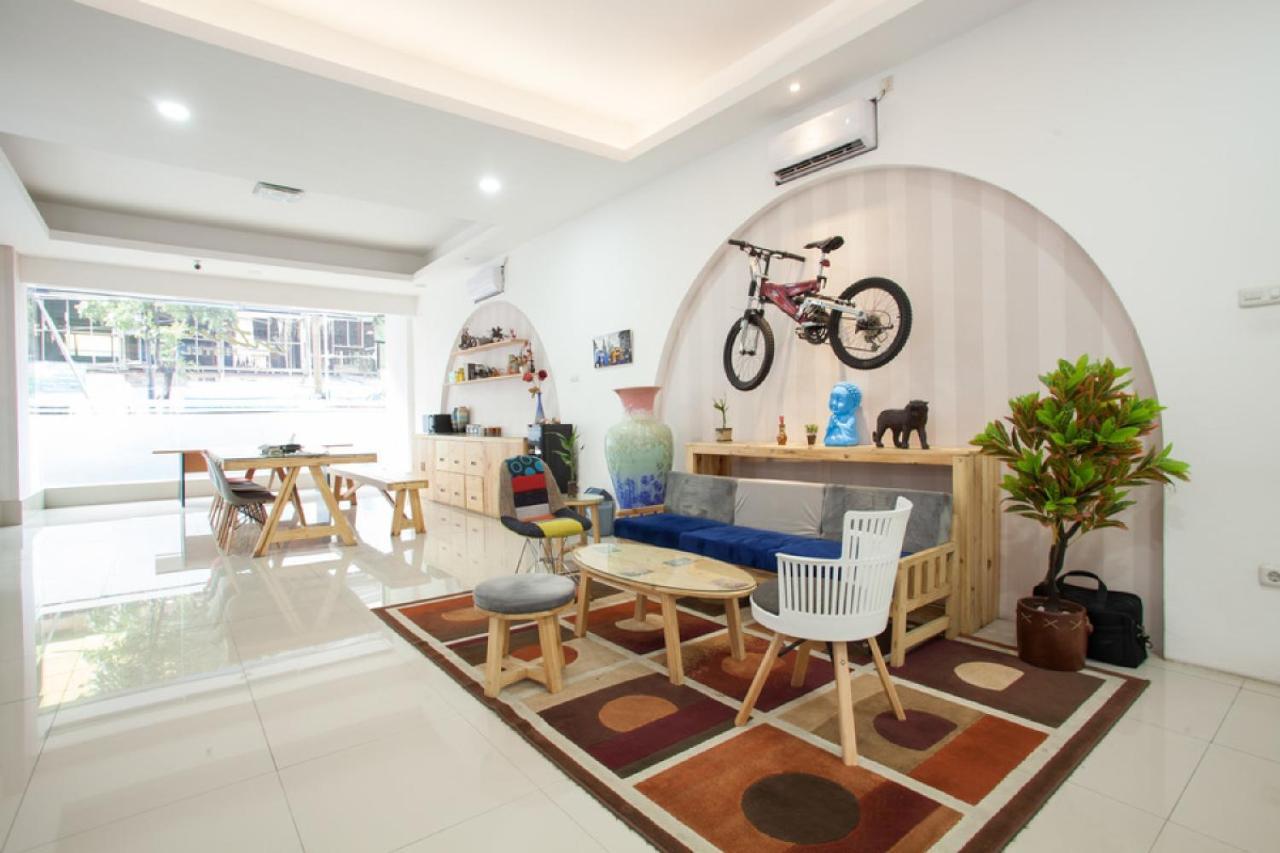 מלון Kapasari Reddoorz Near Pasar Turi Station מראה חיצוני תמונה
